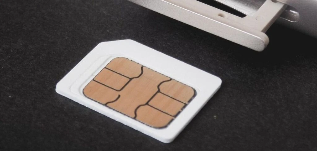 Шахраї крадуть старі SIM-картки й оформлюють кредити: хто у зоні найбільшого ризику